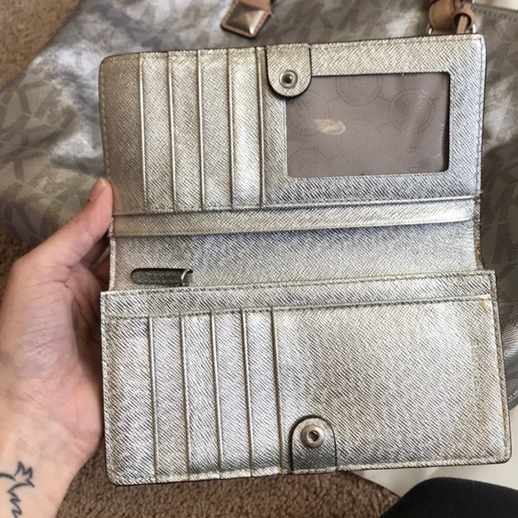 SOLD LOCAL- Michael Kors Purse and wallet set - Picture 8 of 8